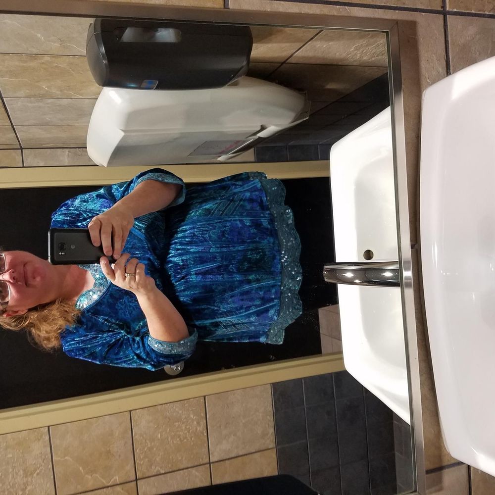 Meet your Posher, Sharon